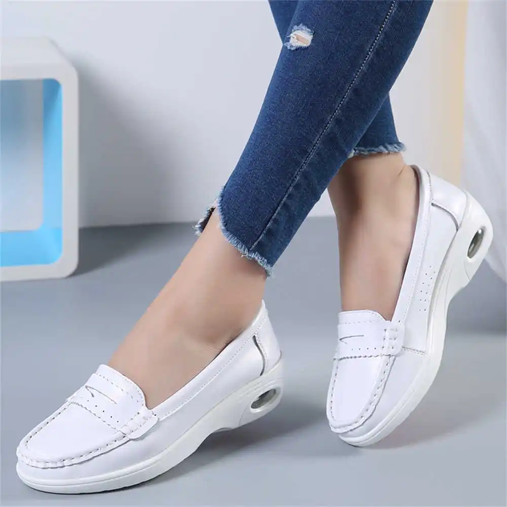 Thick Sole Slipon White Traine - Wedding Supply Canada ulasan dan harga